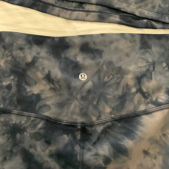 NWT 2 pieces Align shorts Diamond dyed, size 12 shorts and 12 short sle… - Picture 10 of 14